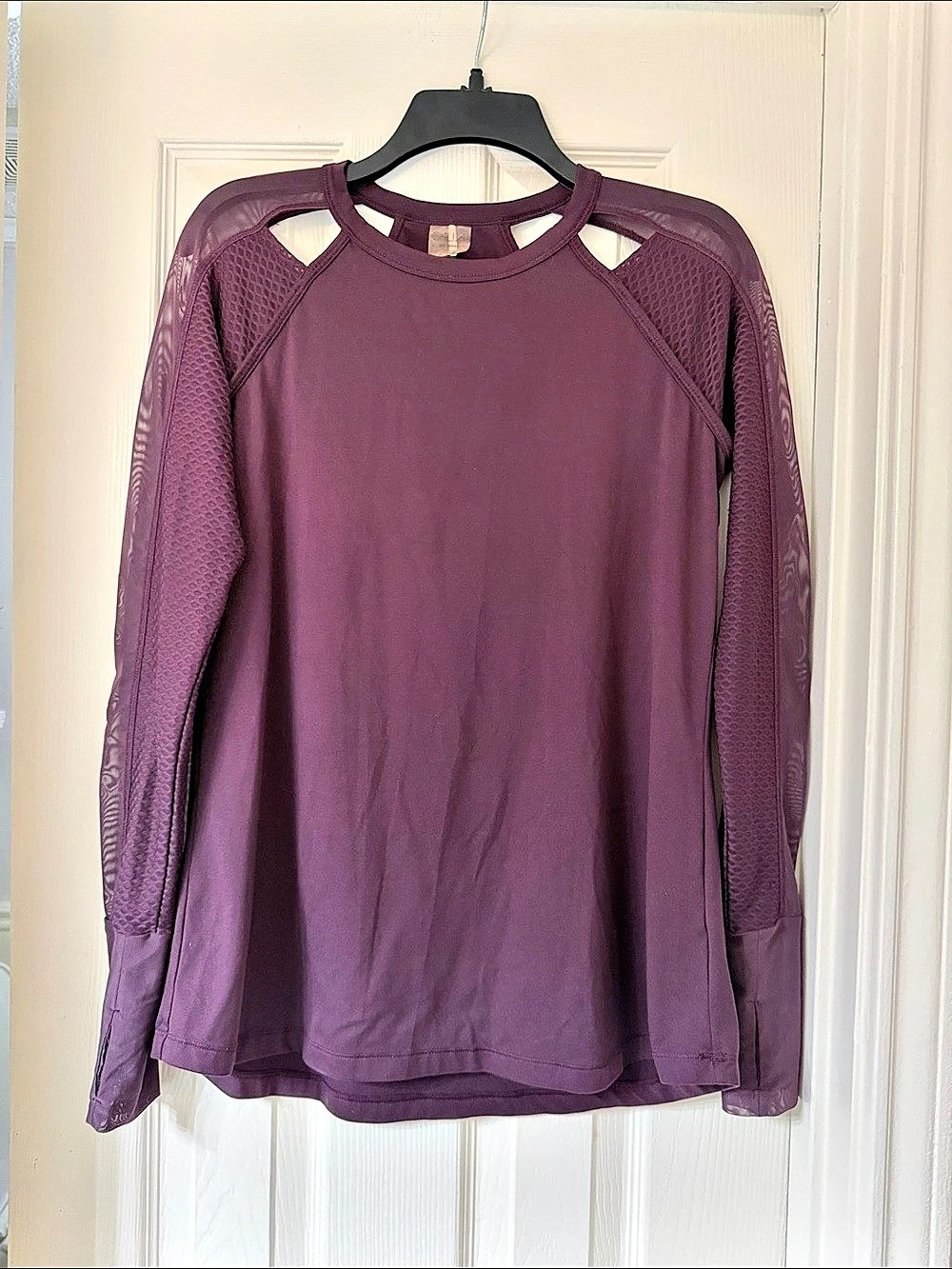 Calia by Carrie Underwood Long Sleeve Mesh Sleeve Top in Purple Large Like New